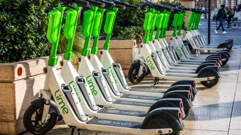 Асоциацията за електромобилност: На този етап МВР няма право да глобява водачите на тротинетки